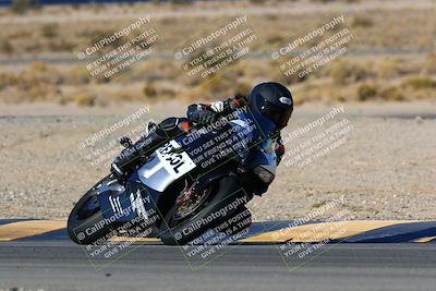 media/Jan-09-2022-SoCal Trackdays (Sun) [[2b1fec8404]]/Turn 11 (935am)/